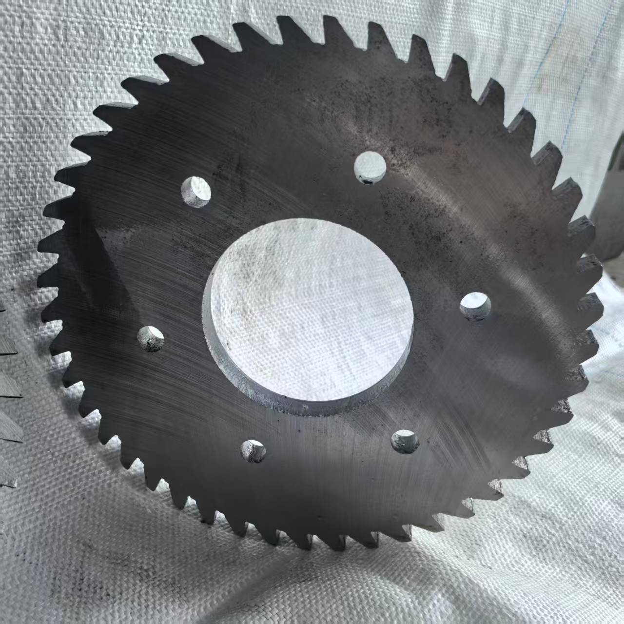 Завдяки чому оптимізовані леза Rubber Cracker від Xinzhe Tools отримали всесвітнє визнання серед переробників гуми?